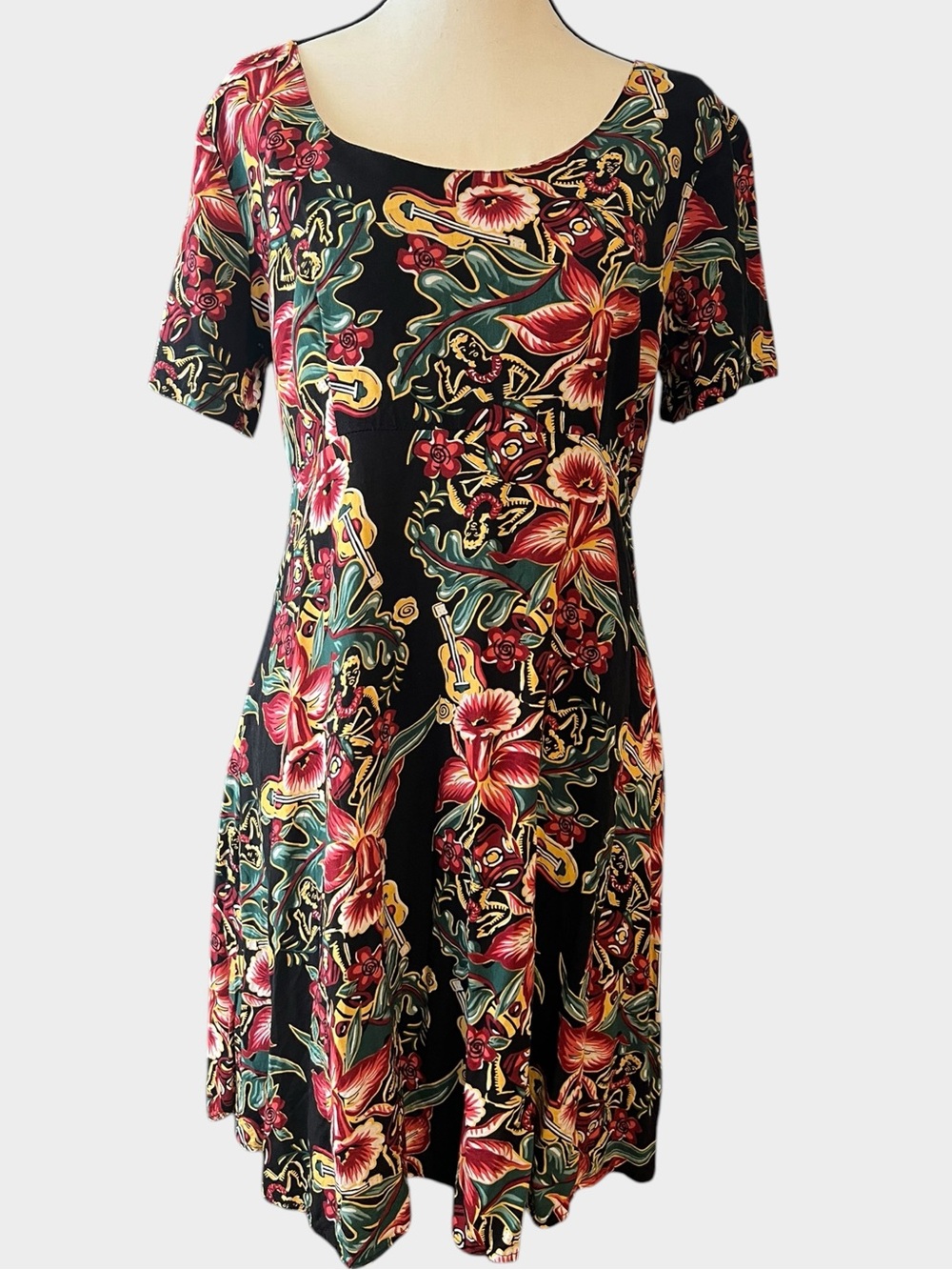 Reyn Spooner Vintage Hawaii Rayon Hula Dancer Floral Dress Medium Made in Hawaii